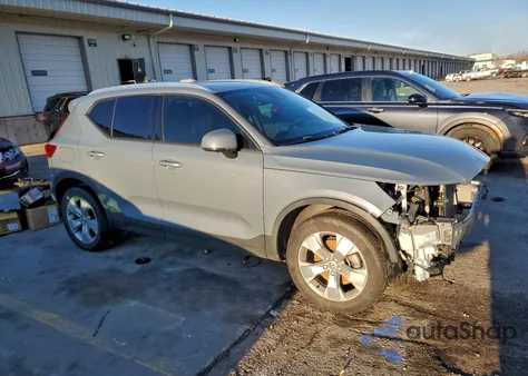 2022 Volvo Xc40 T5 Momentum z USA, uszkodzony, nr VIN YV4162UK6N2761165